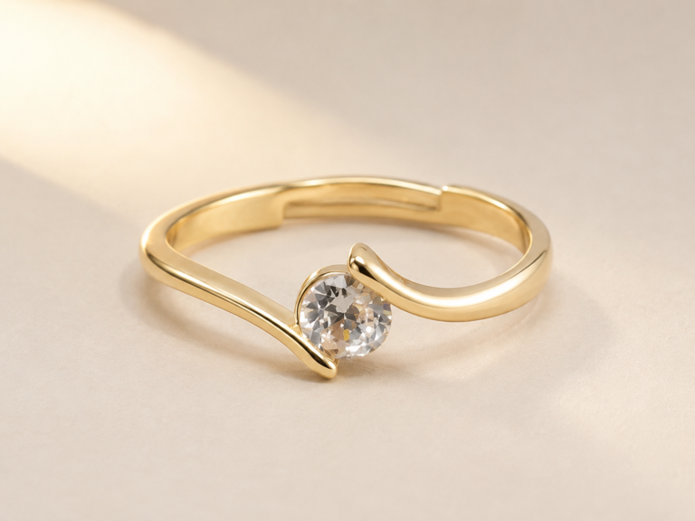 Vela Curve Solitaire Ring