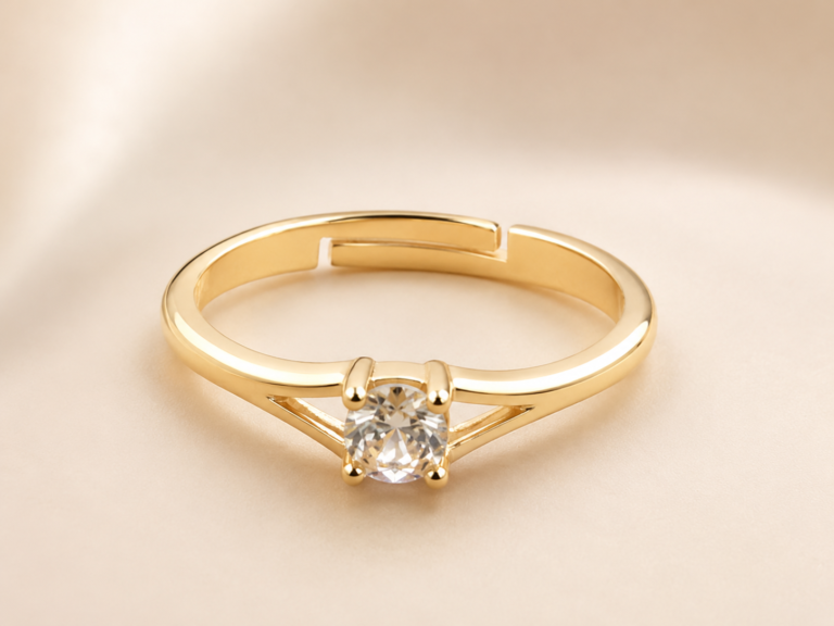 Elara Petite Crown Ring